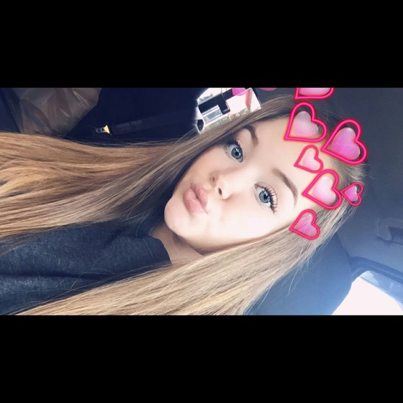 Profile Picture of Haley Warden (@haleywarden) on Poshmark