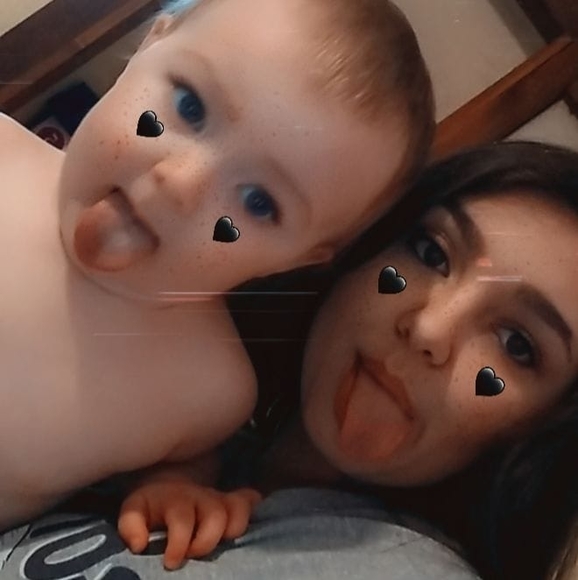 Profile Picture of Danielle Vannatta (@d_vannatta) on Poshmark