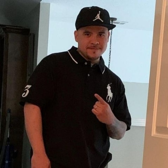 Profile Picture of Gil Rodriguez (@gilrojas30) on Poshmark