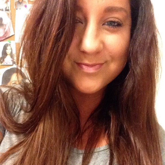 Profile Picture of Jaclyn Marshall (@jacjac311) on Poshmark