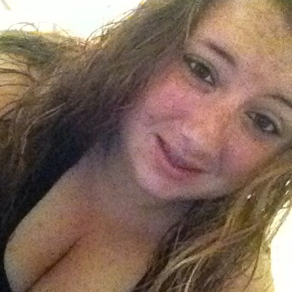 Profile Picture of Jessica Fore (@bumpkin2015) on Poshmark