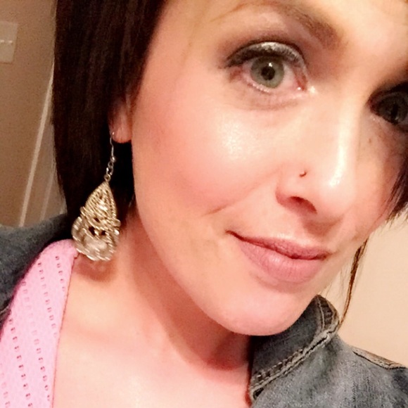 Profile Picture of Allis Mlakar (@caitylulu2) on Poshmark