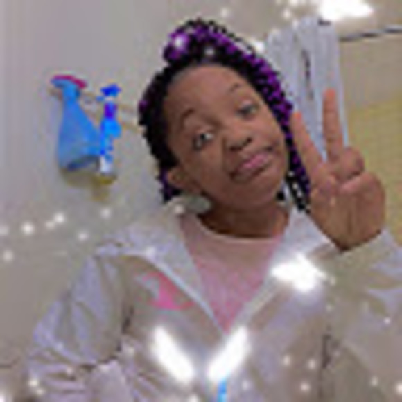 Profile Picture of Kaja Edwards (@edwardskaja99) on Poshmark