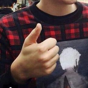 Profile Picture of Dan's Thumb (@DanGeyser) on Twitter