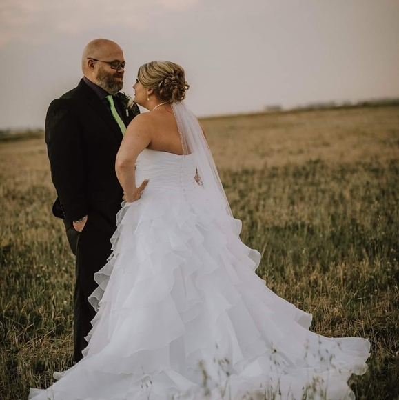 Profile Picture of Courtney Wahlstrom (@cbiebs87) on Poshmark