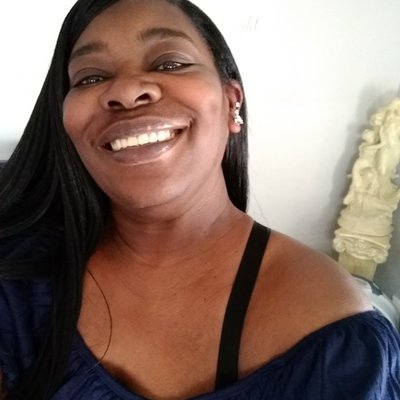 Profile Picture of Lisa Zander (@lisazander4) on Twitter