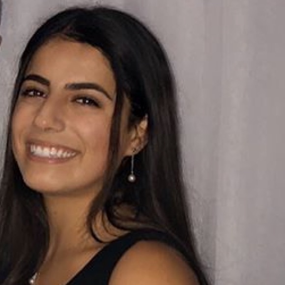 Profile Picture of Mojan D (@mojann) on Poshmark