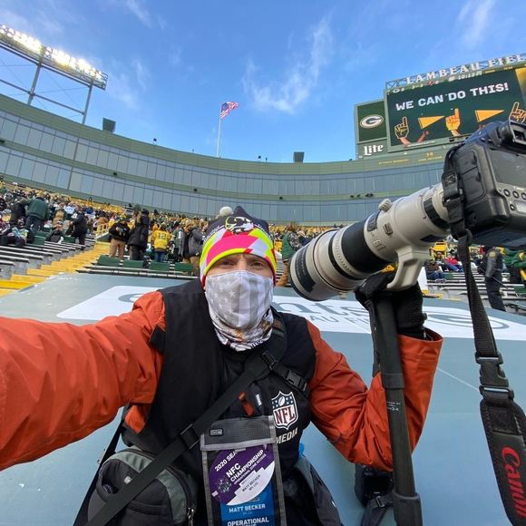 Profile Picture of Matt Becker (@photobecker) on Poshmark