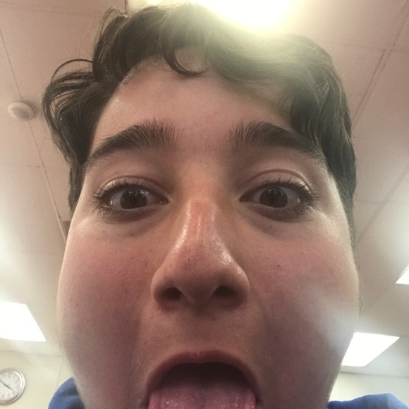 Profile Picture of Rafo Jento (@rafoj) on Poshmark