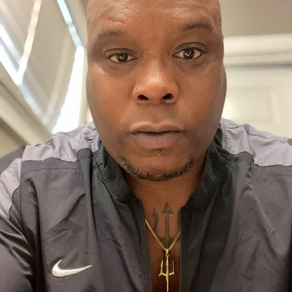 Profile Picture of Randy Brackins (@rbrackins1) on Poshmark