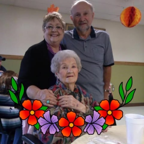 Profile Picture of Janet Backer (@rogerrbacker) on Poshmark