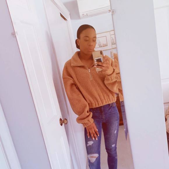 Profile Picture of Andreen Reid (@andreenreid) on Poshmark