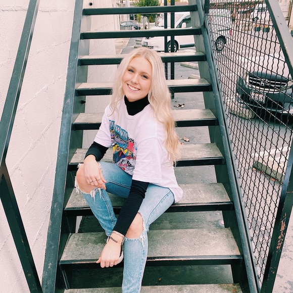 Morgan Grossenbacher - Poshmark Profile Picture of Morgan Grossenbacher (@morgiemorg02) on Poshmark