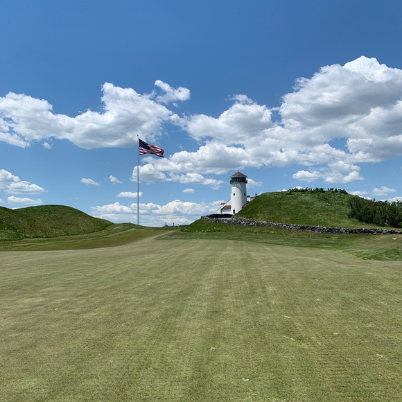 Profile Picture of Andrew Bauschelt (@andrewbauschelt) on Poshmark