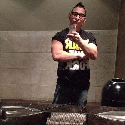 Profile Picture of Chris Palomares (@DADDYpalomares) on Twitter