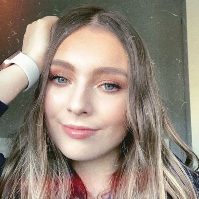 Profile Picture of Caitlin 🍂 (@caitlineverett_) on Twitter