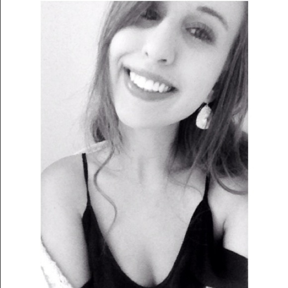 Profile Picture of Gabrielle Haddox (@gabriellehaddox) on Poshmark