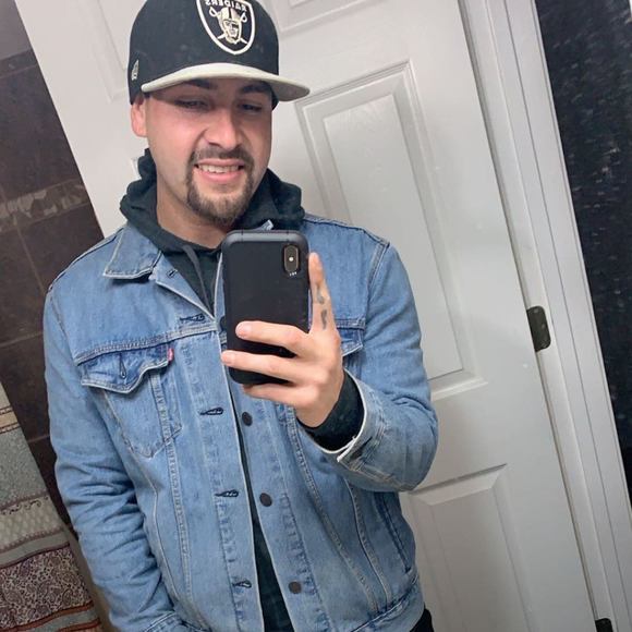 Ray-ray Portillo - Poshmark Profile Picture of Ray-ray Portillo (@chiefstabbahoe) on Poshmark