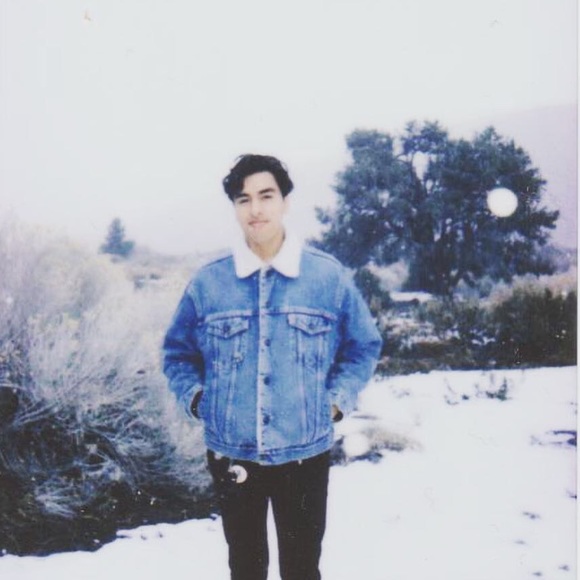 Profile Picture of Dominic Castillo (@domsfinds) on Poshmark