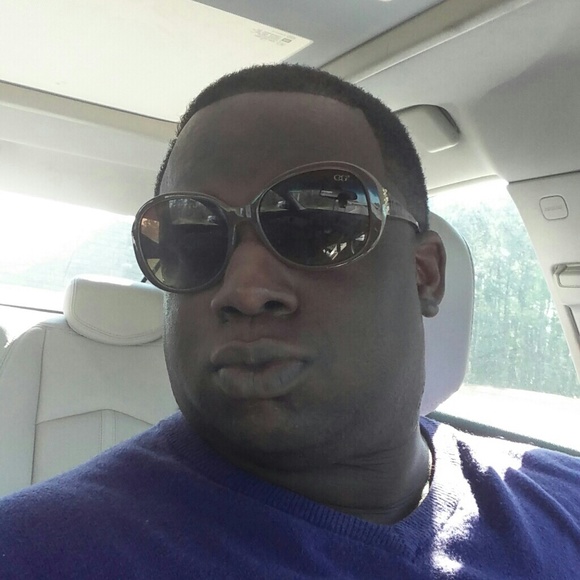 Profile Picture of Derrick Grant (@dross912) on Poshmark