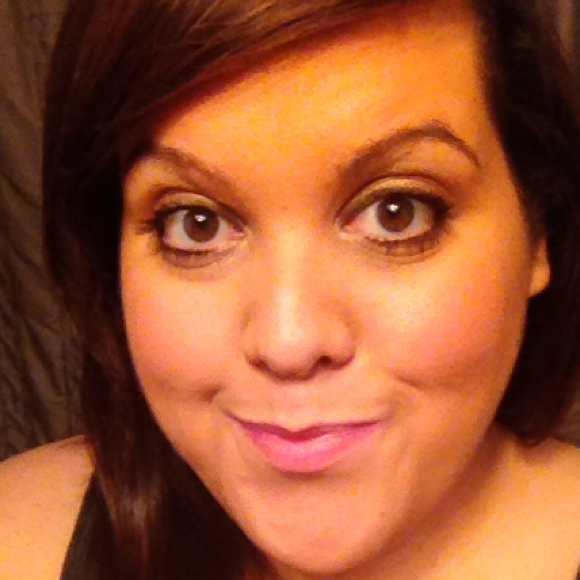 Profile Picture of Crystal Conaway (@crconaway1) on Poshmark