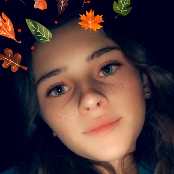 Profile Picture of Brianna Gillespie (@briannagille863) on Poshmark