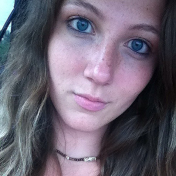Profile Picture of Megan Csapo (@megancsapo) on Poshmark