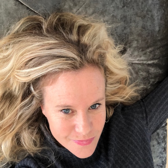 Profile Picture of Shannon Gordon (@shannong123413) on Poshmark