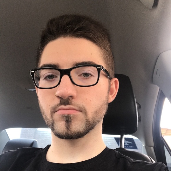 Profile Picture of Greg Richards (@greg_richards) on Poshmark