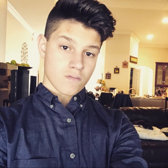 Profile Picture of Nicolas Flores (@nitronicolas38) on Poshmark
