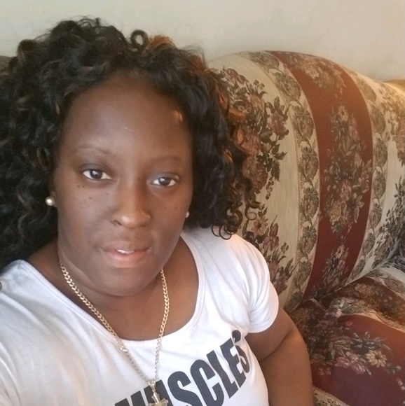 Profile Picture of Candice Cayson (@ccayson) on Poshmark