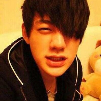 Profile Picture of Kim Moon-Soo (@FakeMoonsoo) on Twitter