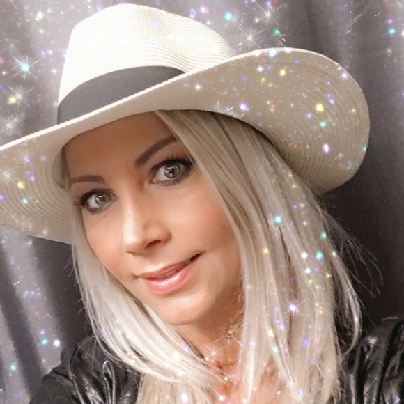 Profile Picture of Malgorzata Michniak (@gosia1971) on Poshmark