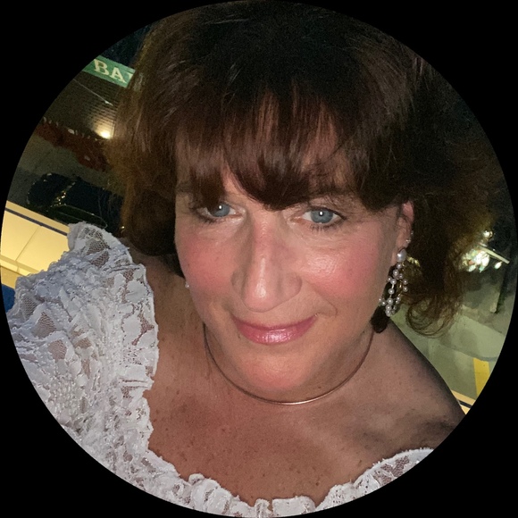 Profile Picture of Virginia Graham (@3947grah) on Poshmark