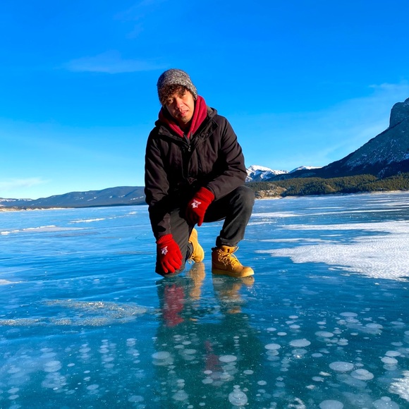 Levi Tabaniag - Poshmark Profile Picture of Levi Tabaniag (@levitabaniag) on Poshmark