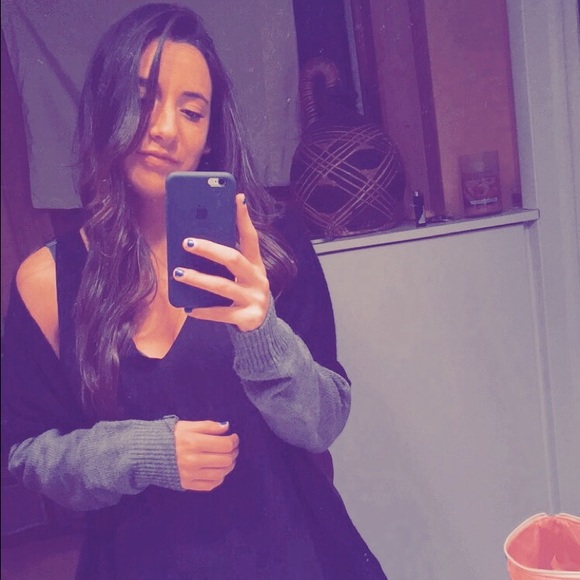 Profile Picture of Samantha Spadaro (@sxmanthaaa7) on Poshmark