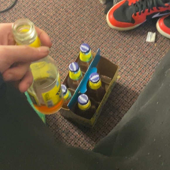 Profile Picture of Alex Makarov (@alexmakarov) on Poshmark