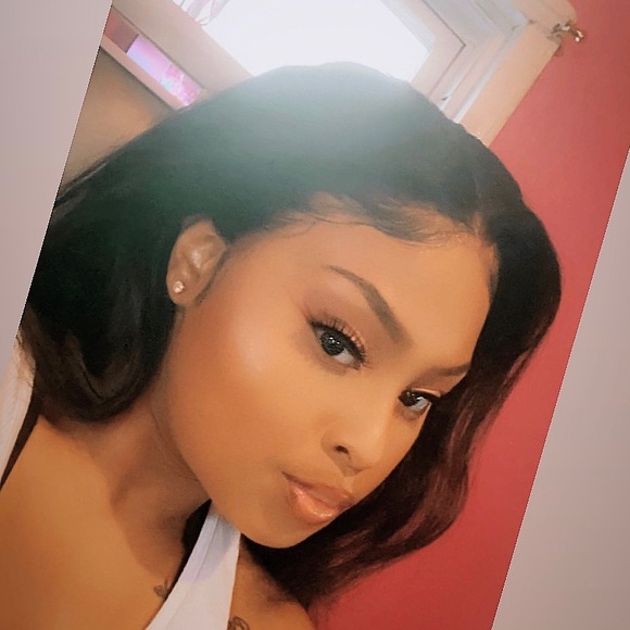 Profile Picture of Ivy Ivy (@ivyivy1) on Poshmark