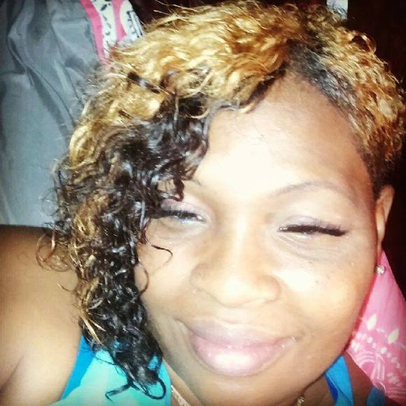 Profile Picture of Anitra Thomas (@anitrahomas) on Poshmark