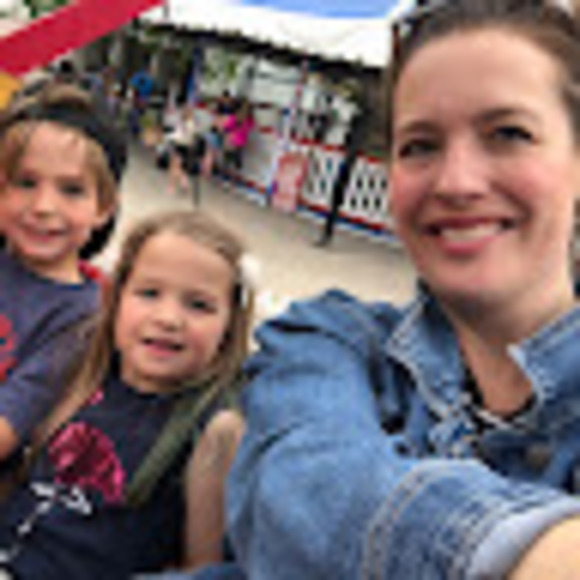 Profile Picture of Ashley Saskiw (@ashleysaskiw1) on Poshmark