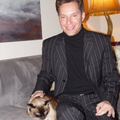 Profile Picture of Christopher Barson (@fabulika) on Twitter