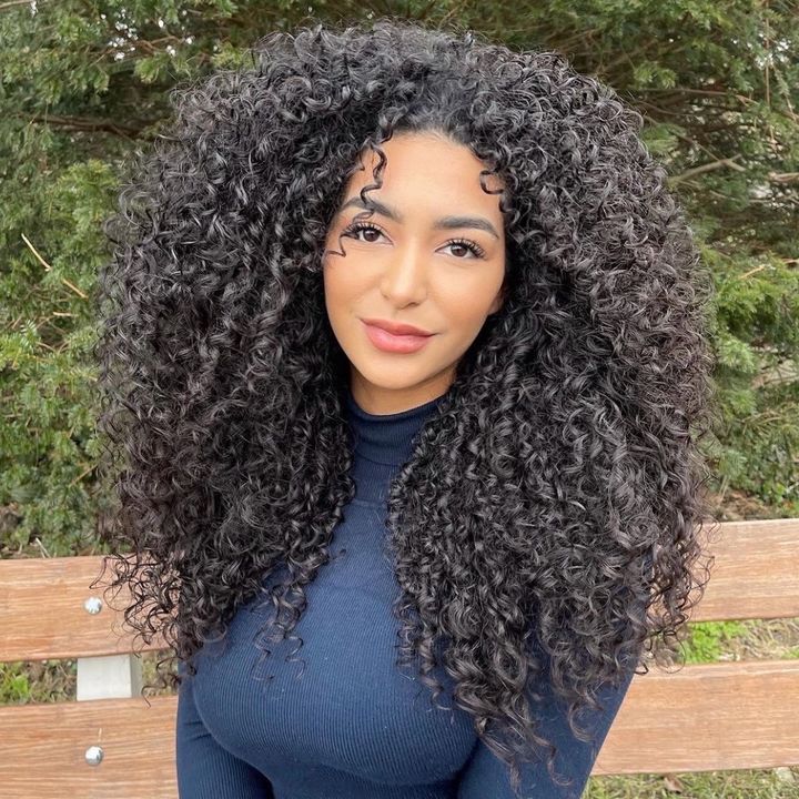 Profile Picture of Assia (@assiacurls) on Tiktok