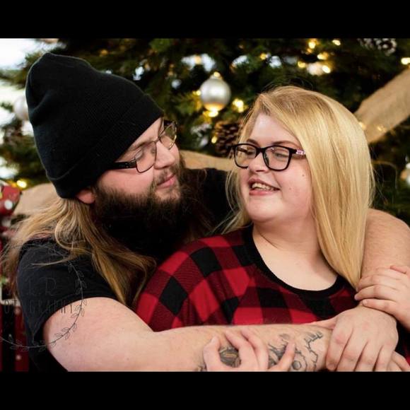 Profile Picture of Alexis Koteles (@smileyyalexiss) on Poshmark