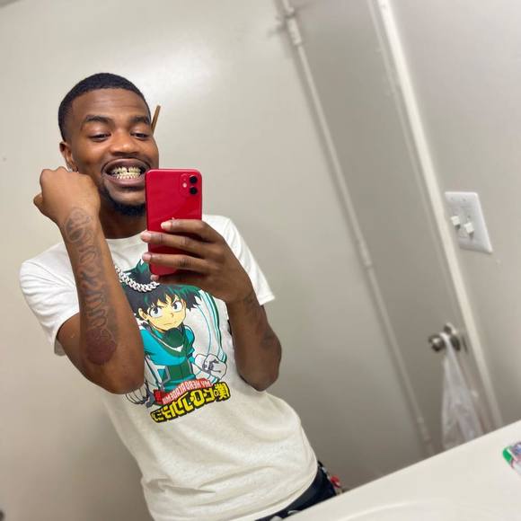 Profile Picture of Devin Dozier (@dozier3030) on Poshmark