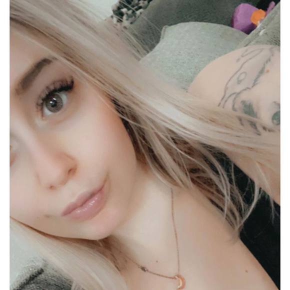 Profile Picture of Brianna Nicole (@briannanicol637) on Poshmark
