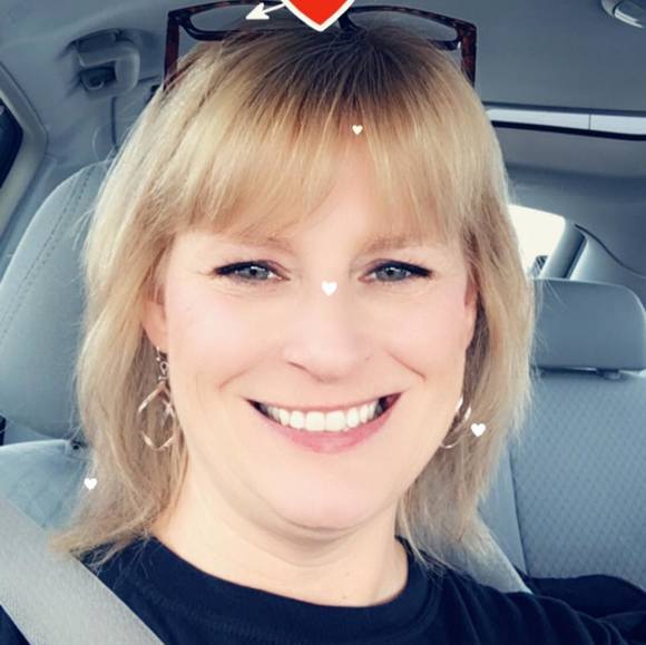 Profile Picture of April Thompson (@graciep74) on Poshmark