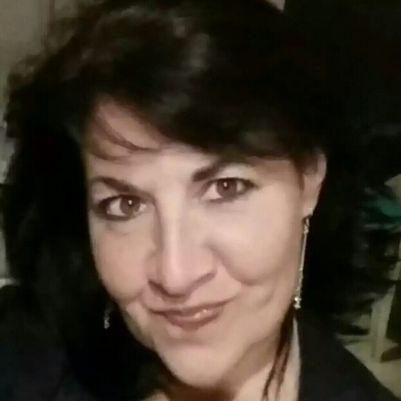 Profile Picture of Susan Drobysh (@susand14) on Poshmark