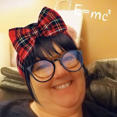 Profile Picture of Amanda Barker (@bwadebrownowl) on Twitter