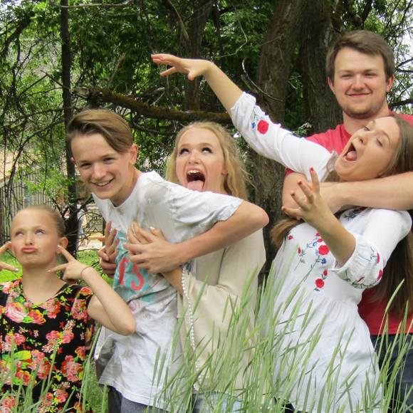 Profile Picture of Kristen Swensen bunderson (@bkbunderson) on Poshmark