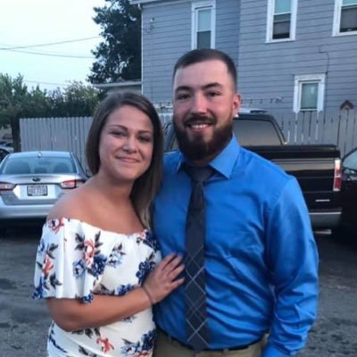 Profile Picture of Kelsey Detillion (@kelseydetillion) on Twitter